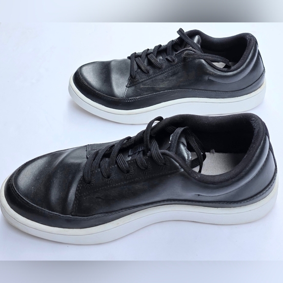 Allbirds Women's Black and White Plant Pacer Sneakers. Size 8.25. Good Condotion - Picture 4 of 8